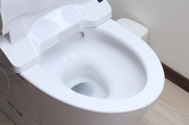 【トイレ詰まり】高圧洗浄機で直せる？解決の手順や予防方法も解説